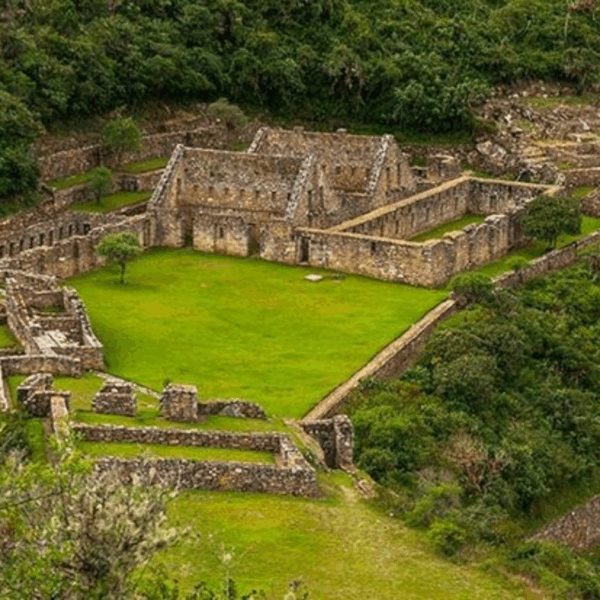 CHOQUEQUIRAO CAMINATA 3 DÍAS / 2 NOCHES